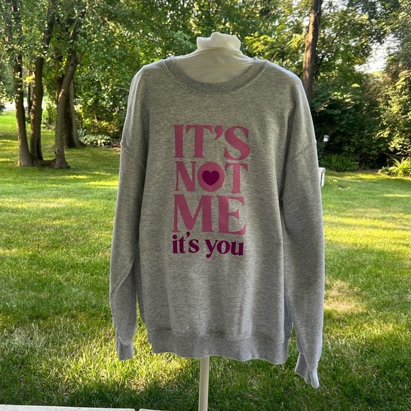 Sweaters - ❤️Stylish Gray Sweater with Pink Graphic-Taylor swift lovers